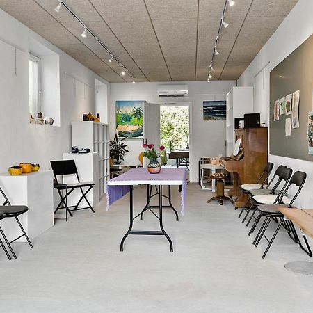 Logi I Hus Med Kunst Og Have Bed & Breakfast Vestervig Luaran gambar